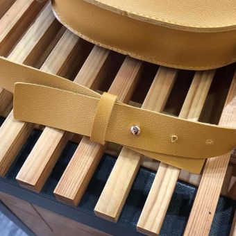 Detská taška s popruhom hnedá