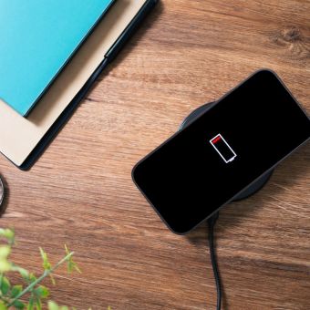 Roar CHILL FLASH Apple iPhone 14 Pro Style 1