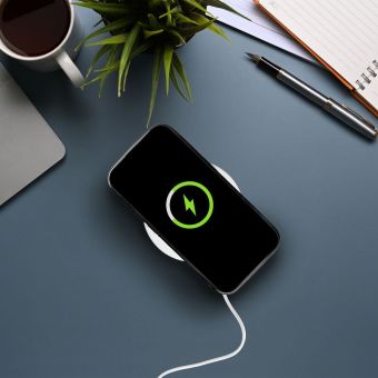 Plastové puzdro na Apple iPhone 13 Pro MILANO čierne