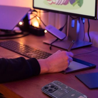 Sklenené puzdro na Apple iPhone 15 Plus TECH design 1