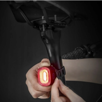 Rockbros Q2S, LED zadné svetlo s inteligentným stop systémom + USB-C-USB-A kábel, čierne