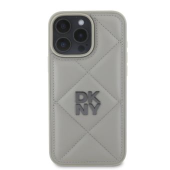 Obal DKNY PU Leather Quilted Stack Logo Apple iPhone 16 DKHCP16SPQDSLG sivý